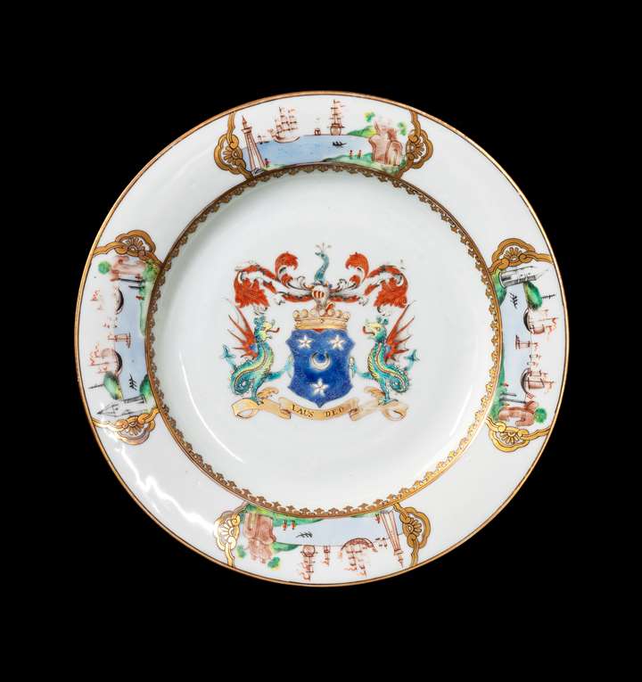 GG: Chinese armoral porcelain dinner plate, arms of Arbuthnott